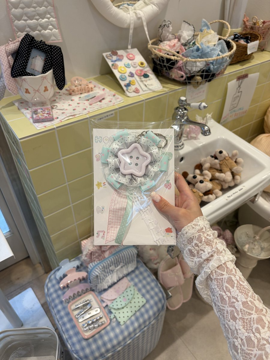 ucw_s2's tweet photo. 新大久保でロゼット作り.ᐟ.ᐟ.⋆𝜗𝜚★
dasiqueの店舗にも行けた♩🩰🕯🦢

#日常垢  #日常垢さんと繋がりたい https://t.co/bC9j9gVBys