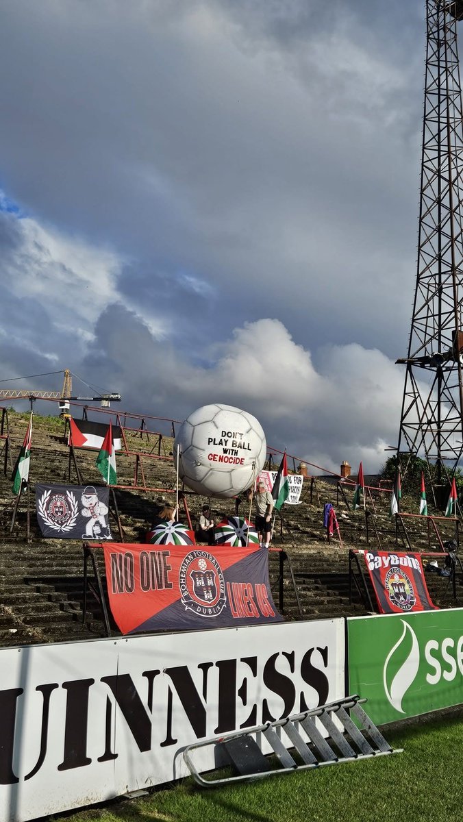 ultras_antifaa's tweet photo. #Ireland — "#StopTheGame" calls at the Bohemians FC - Dundalk match. https://t.co/66wx5nKqtP