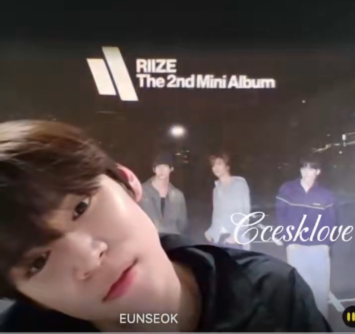 eunseokcloud's tweet photo. when he tilted his head just too adorable kittyseok😭😭😭 https://t.co/2YpjjaLTdv