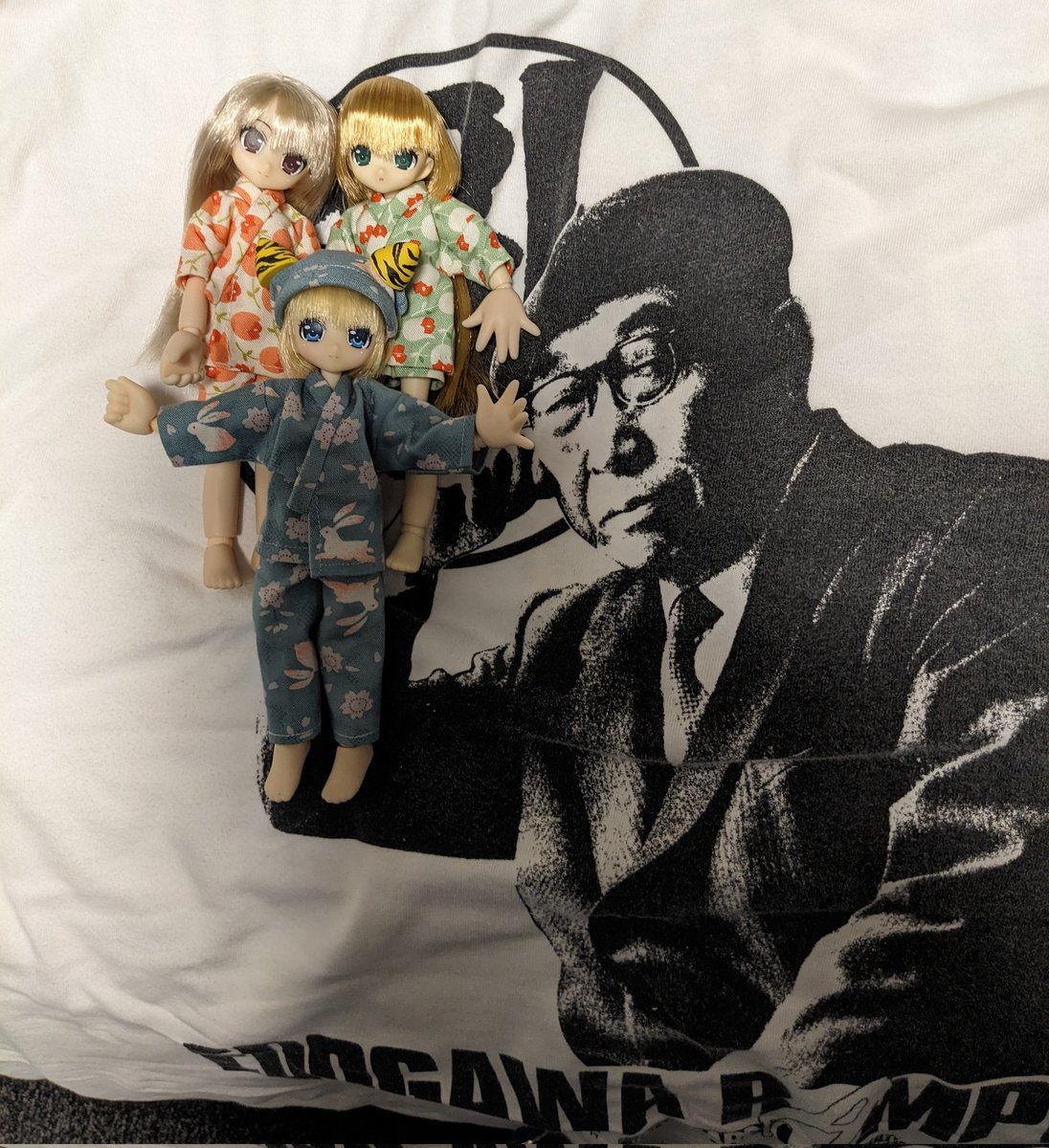 minta_kanagawa's tweet photo. 「あーきつかった！面白かった！！」
「あるじ、にこにこしっぱなしでしたわ」
「午後一人だけだから、って最後駅まで車で送ってもらって凄いですー」
何しろお疲れ様でした。コアチョコ乱歩Ｔもね！
#みかん工房 　＃らめび https://t.co/taXX7PmqGe