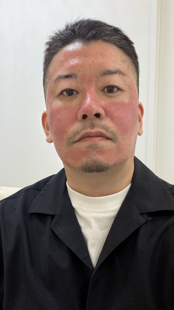 kos0427's tweet photo. ポテンツァ終了。赤い。これで電車乗って帰ります笑 https://t.co/ZE0b0mHyz5