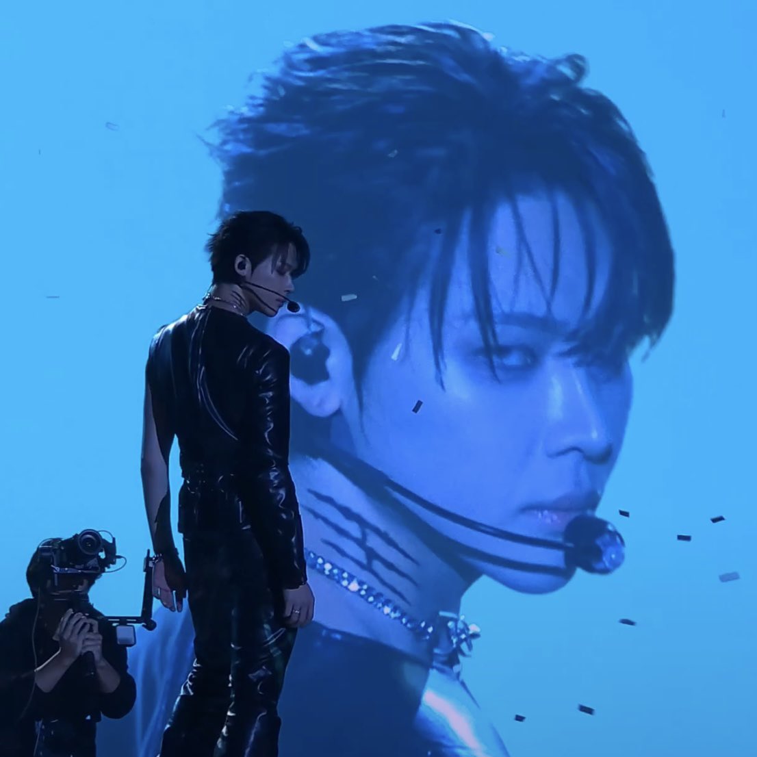 nichojooholic's tweet photo. the wenoism 王 logo on his neck. insane https://t.co/IZ5VcUpwjO