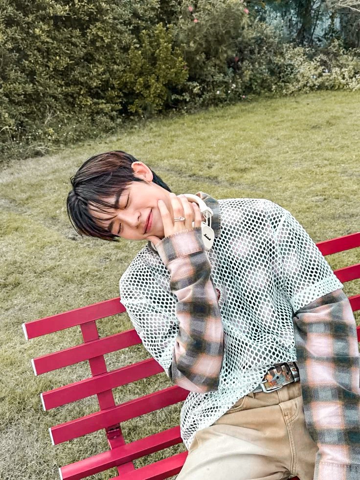 avwnge's tweet photo. ᅠ
⚲ 𝑇𝑎𝑚𝑎𝑛 𝑆𝑎𝑓𝑎𝑟𝑖, 𝐵𝑜𝑔𝑜𝑟.
Minggu, 21 Juni 2026.

Nemenin Malik ketemu idolanya. Gue bagian foto foto makhluk lucu aja.
ᅠ https://t.co/2mx4ASawOB