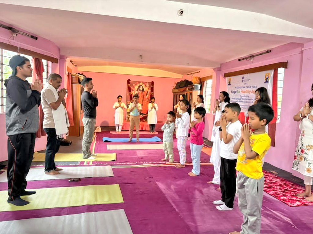 CBCShillong's tweet photo. 🧘‍♂️ Along with the rest of the country, CBC Shillong today organised the 12th International Day of Yoga with the theme ' Yoga for Healthy Ageing' highlighting how yoga can help people stay active, independent &amp; healthy throughout their lives at Bharat Sevashram Sangha, Shillong https://t.co/FeERoFtABm