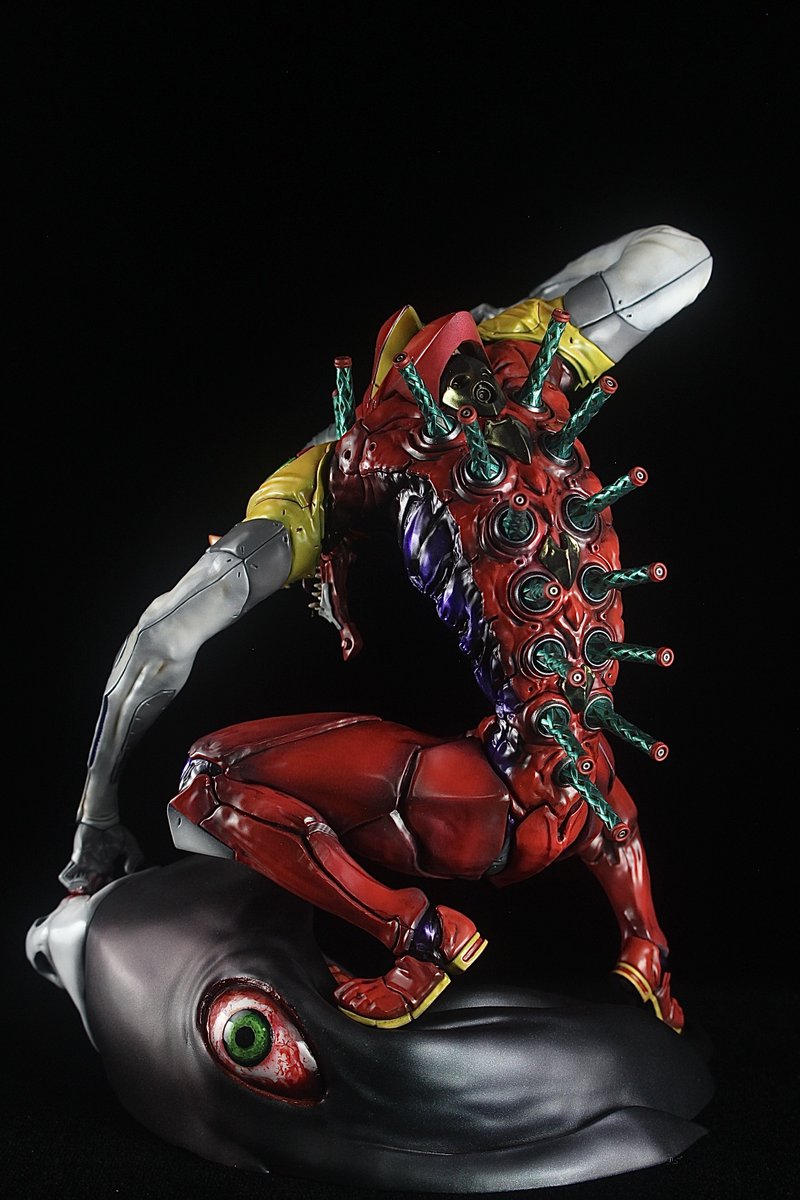 yokonet2013's tweet photo. エヴァ2号機
🟥The Beast 完成🟥

今回の塗装テーマは「質感」。

装甲の重厚感と生体部分の湿った肉感の対比を意識して塗装しました。

足元の第10使徒には独自解釈で不気味な眼を描き、暴走した獣のような狂気と生命感を表現しました。少しでもそう感じて頂けたら幸いです。

#BUYCO
#ARTPLA
#海洋堂 https://t.co/O7tKRcBEqG
