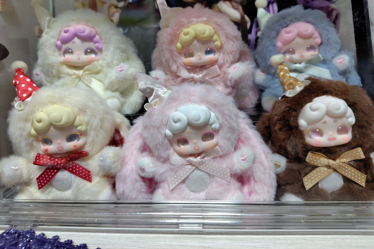 dms2sh6's tweet photo. ディアナイちゃん大好きなんだけど、箱買いを妹に自慢したところ欲しいと言うので、どの子にする？と聞いていたら、結局半分妹のところへ養子に行くことに😂 https://t.co/tsPJbMKQck