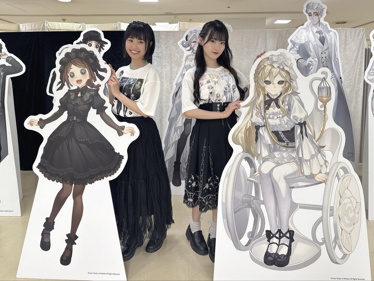 yagimashiro's tweet photo. #IdentityV ×  #ZOZOTOWN  × #THEキャラ SHOP
🖤～ モノクロのワルツ ～🤍

一日店長させていただきました！
ありがとうございました！

#第五舞台 観たよ！等言っていただけたり……とても嬉しかったです🥳✨
グッズたちも可愛かった〜🫶🫶🫶

ガラテアの髪型似せてみたよ🎀🤍

#第五人格店長イベ https://t.co/aETzS7bR8b