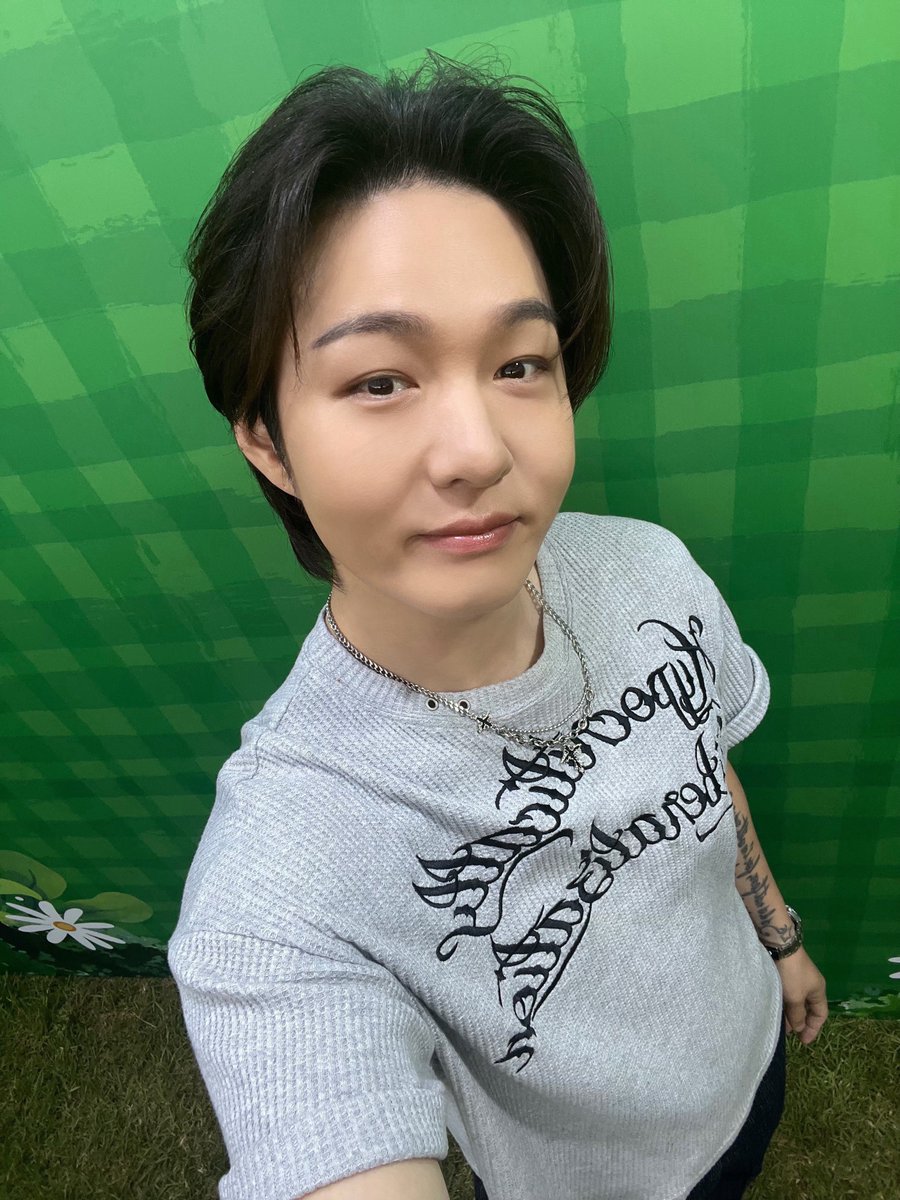 LeeCS_Official's tweet photo. [📸] ✨260621 #서울파크뮤직페스티벌✨

시원한 바람도, 뜨거운 함성도 모두 완벽했던 오늘 .ᐟ.ᐟ

무대 위의 zz6섭 군과 객석의 zz6친💙멜로디
서로가 있어 더욱 완벽했던 순간이었습니다🥰

#이창섭 #LEECHANGSUB https://t.co/HyJC1kK0ly
