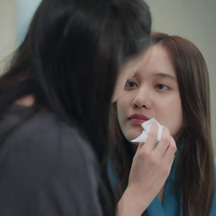 volandoami's tweet photo. Ella logró que su bebé le diera de comer! ¿Alguien aquí ha logrado eso con su amor? 

THE AIR CONFESSED HEART
#เสน่หาวาโยตอนที่6
#FreenBecky https://t.co/YJ1E6nRl5R