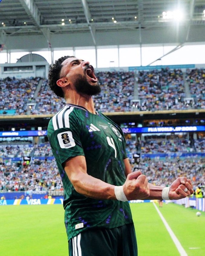 Hamedq71's tweet photo. #منتخبنا_في_اصعب_مواجهه_الليله
#السعوديه_إسبانيا 
من كثر النفخ اللي جاه اتوقع يجيب العيد الليله https://t.co/J77JmKjObn