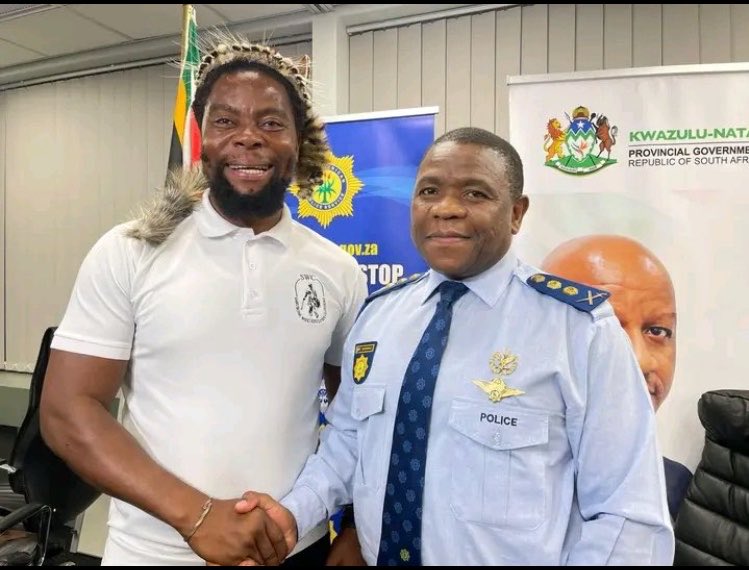 NomceboMasilel2's tweet photo. Happy Father’s Day to the father’s of the Nation. 
Imisebenzi yenu iyabonakala ezweni. You are highly appreciated 🥺🇿🇦🙏🏿🙌🏾 https://t.co/LSSPWgW8lD