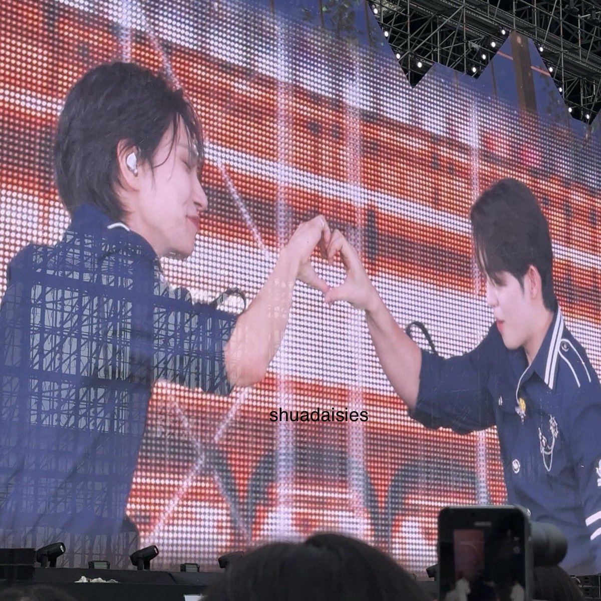 shuadaisies's tweet photo. i love you cheolsoo this is the best day of my life https://t.co/XPg77CUrAR