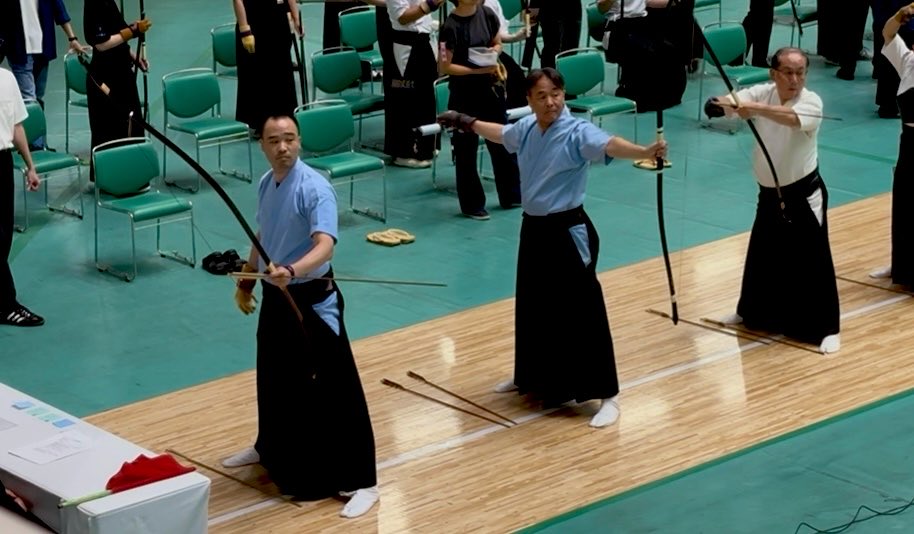 komakyuu's tweet photo. 【OB戦結果】
第56回全関東学生弓道選手権大会OB戦

遠藤　○××○
渡部　×××○
霜島　×○○○
(敬称略)
　　　　　　　　　　　　　　合計6中

ご声援ありがとうございました。
またOBの方々、遠方よりご足労いただきまして誠にありがとうございました。
今後ともよろしくお願い致します。

#竹林会 https://t.co/uEKhpGziz1