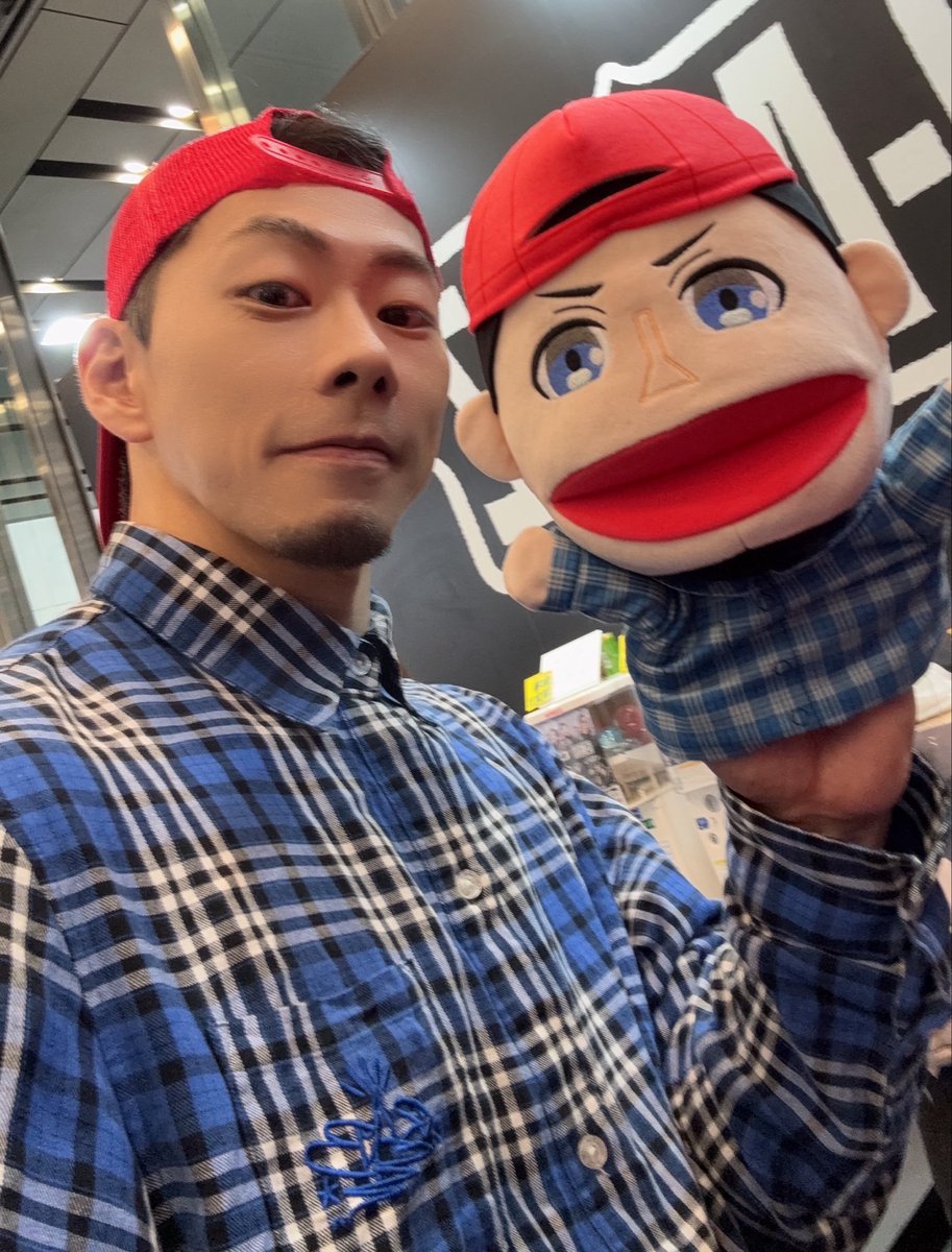 drag_on_dragon's tweet photo. 今日の #GiGOEXPO 2026 
でのステージ応援してくれたみんなありがとう🙏✨

久しぶりのフルメンでのステージそして

夜に駆けるはどうだった？

秋葉原という自分達のホームでこの曲は踊りたいなと思い入れました😆

そして新作のパペット人形☺️
めちゃくちゃかわいいので是非GETしてね💕

改めてGIGOさん
照明や演出など
素敵なステージをありがとうございました‼️

今日のライブは
GiGO公式YouTubeでも観れるので是非チェックして〜👍
https://t.co/bdEMFFy8Sl