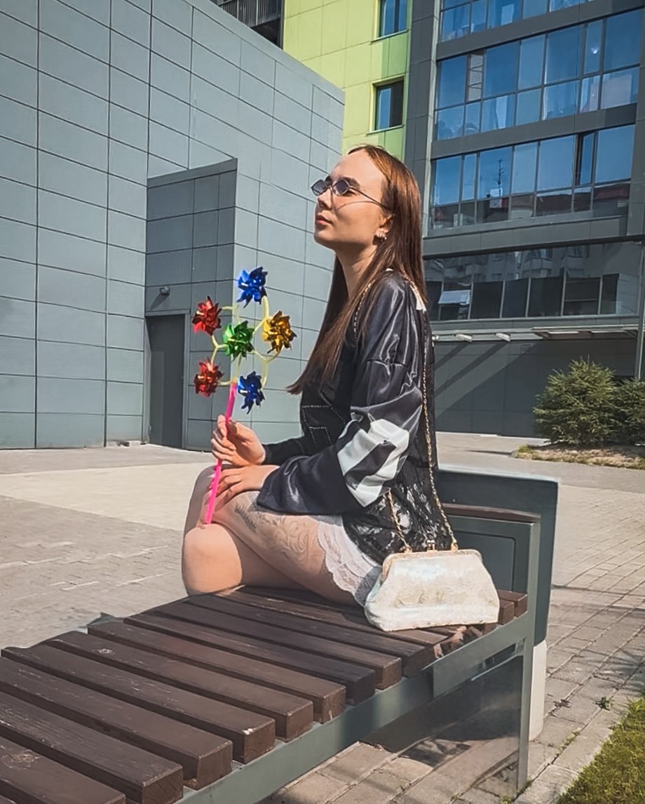 jullyshmidt's tweet photo. When life gives you lemons... make a rainbow!
Sometimes all it takes is a little perspective shift 🌈💕
#spreadingjoy #citylife #urbanstyle #colorfuldays #perspective https://t.co/nQjdx6vF5K
