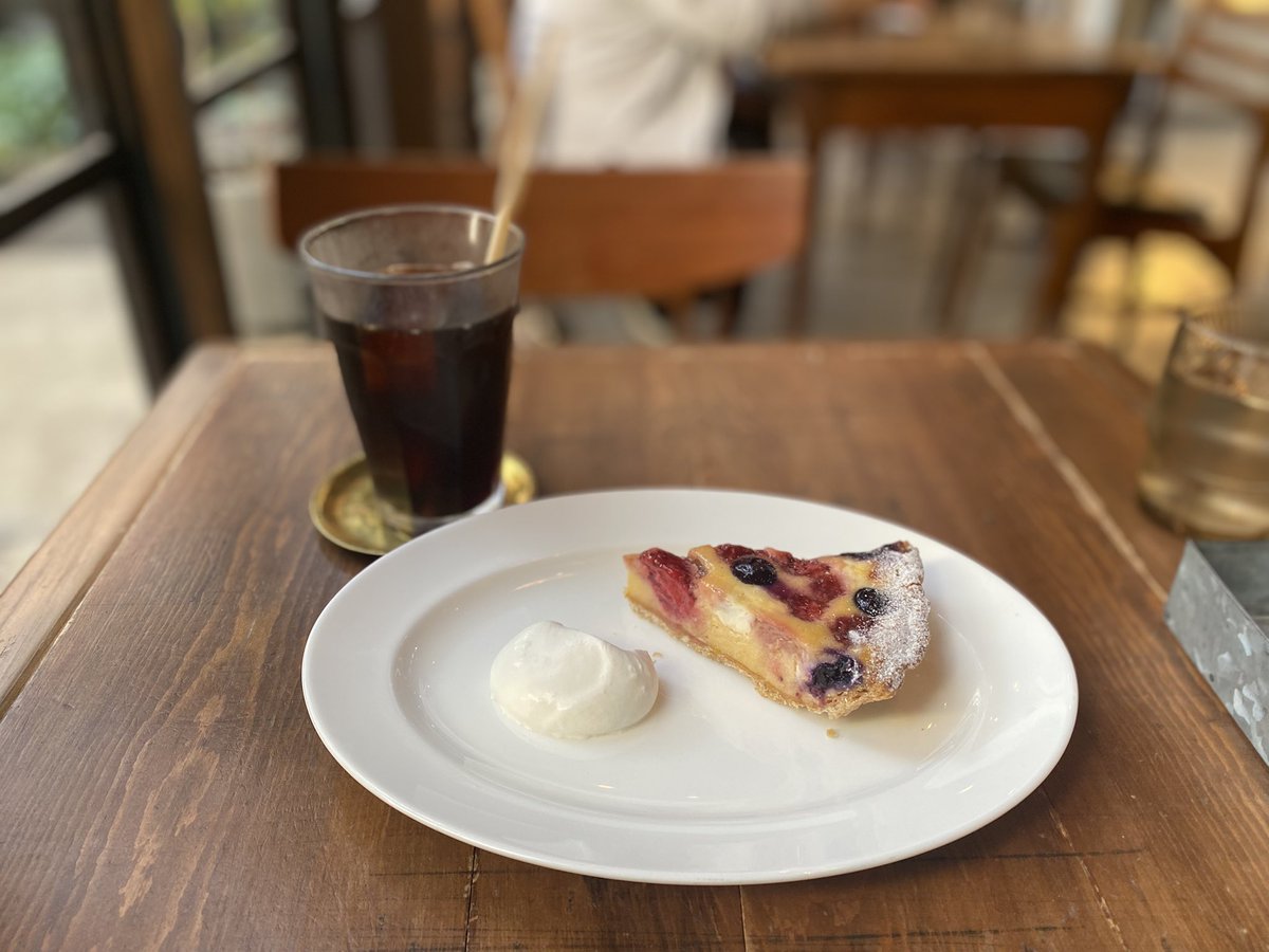 koaran629's tweet photo. 北浦和にある「cinq」でベリーとマスカルポーネクラフティ。すばらしいお店☺️ https://t.co/maaB7r4G5M