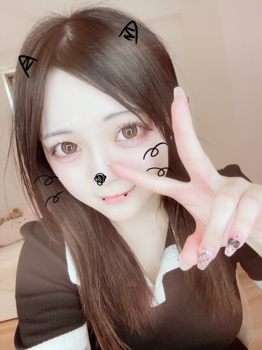 19_misa_'s tweet photo. 前髪伸びました✌🏻💖
でも前髪あるほうが似合うので明日切ります(T^T) https://t.co/a4V5ajCDdL