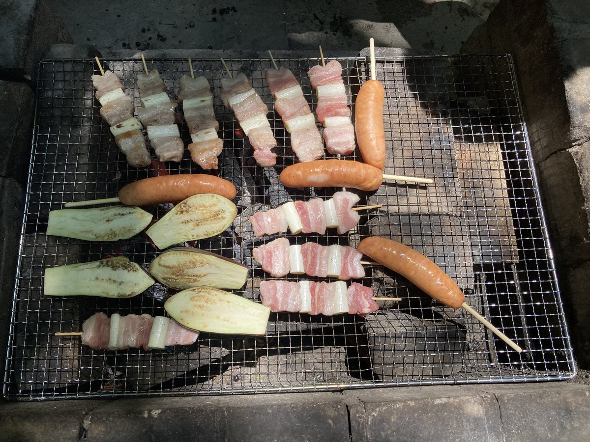tsuchion's tweet photo. 6/13土曜日は、良い天気の中、カラオケ仲間さんたちと、小布施ハイウェイオアシスのデイキャンプ場で、BBQを楽しんできました。アウトドアで、気持ちよく、お肉やシーフードなどをいただいて過ごすのは良いですね(^ ^)
その後、ジャパレンでカラオケに行き、久しぶりに目抜き通りのコラボなど。 https://t.co/0LnfpDrINJ