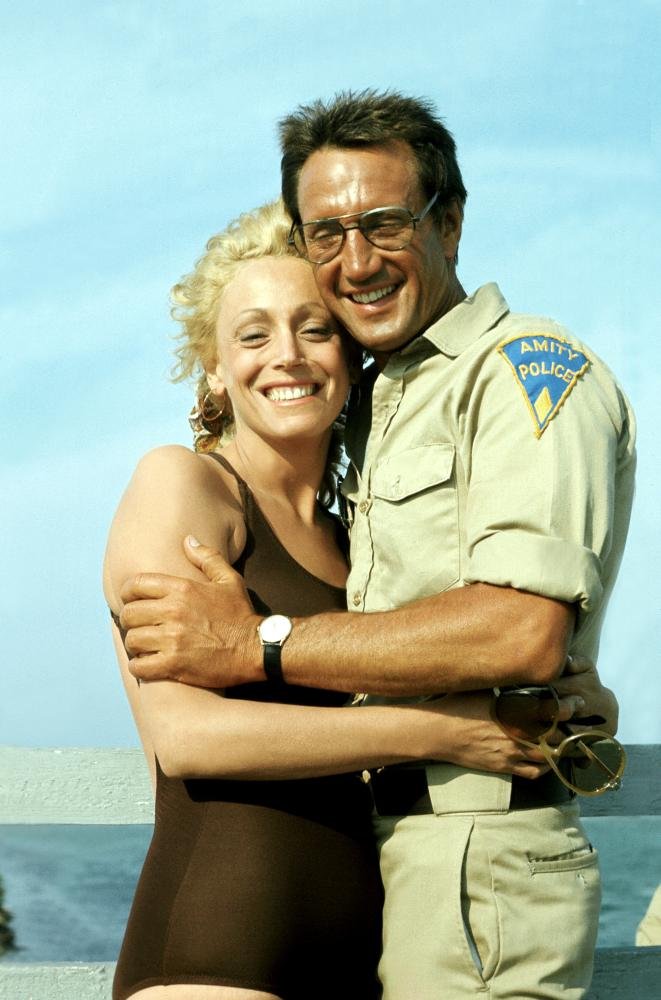 oralcarter's tweet photo. 1975
Actors #LorraineGary & the late #RoyScheider in a promotional photo on the set of #UniversalStudio's #Jaws in #MarthasVineyard #MA https://t.co/KIQyL41c5L