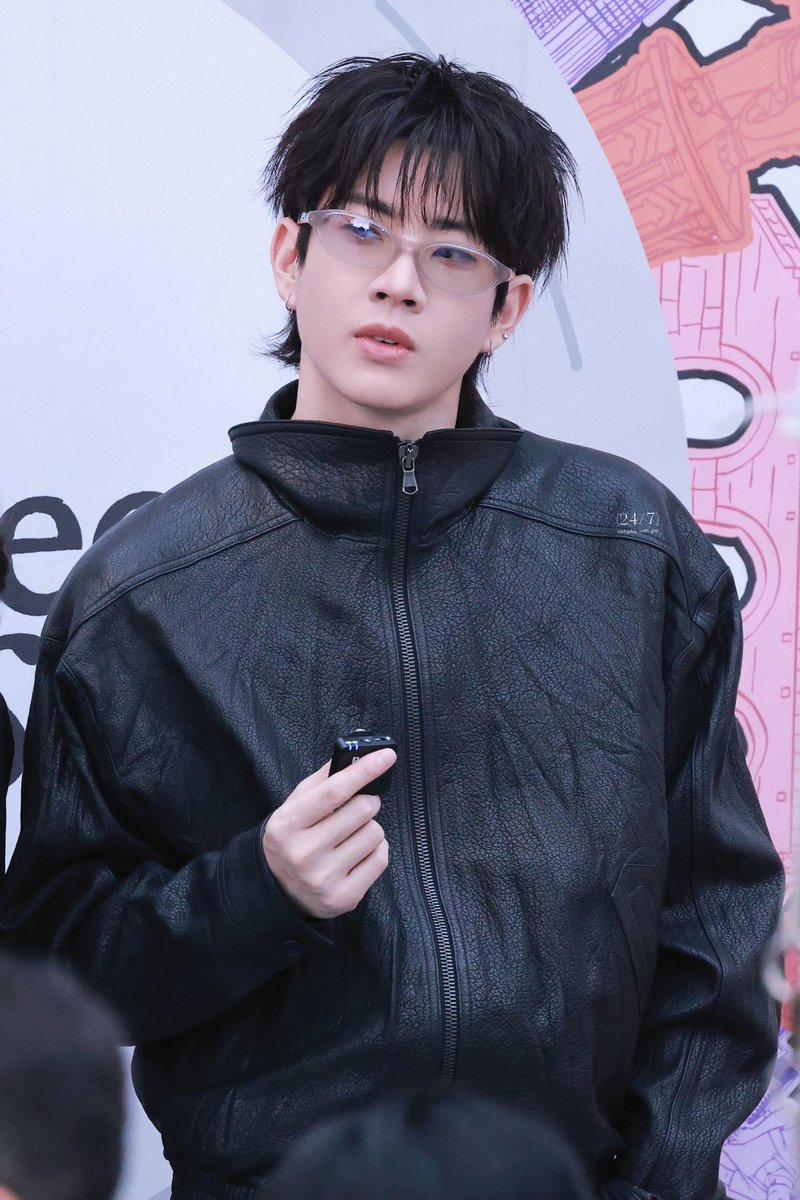 247withuuuu's tweet photo. 21/06/26

☺️🆒

OFFGUN SAWASDEE SEOUL 2026
#SawasdeeSeoul2026xOFFGUN
#ออฟกัน #OffGun
@off_tumcial @AtthaphanP https://t.co/0LUi3i6agb
