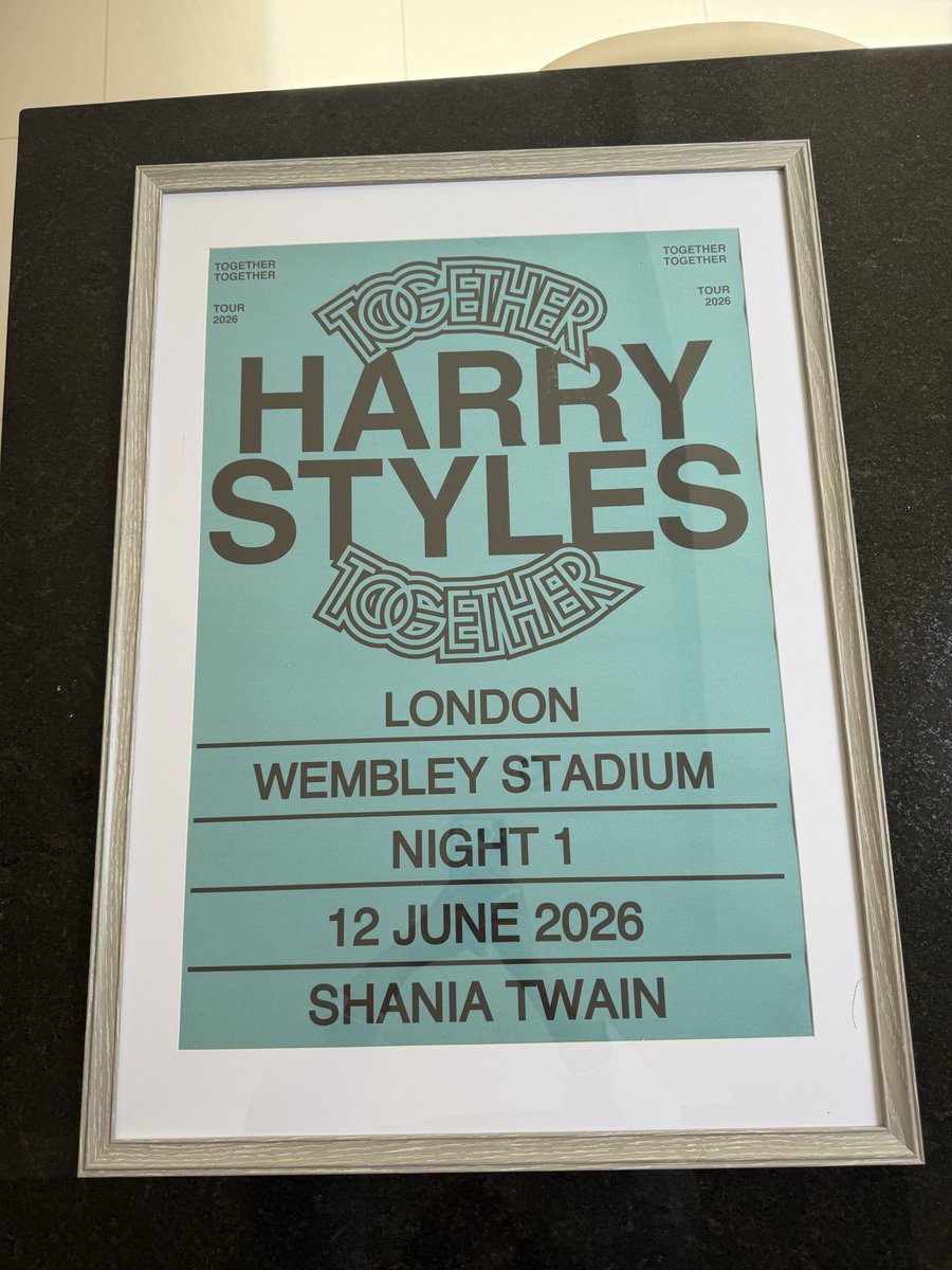 sophcol987's tweet photo. @changexsott Is anyone selling a Harry Styles Together Together London Wembley Night 2 poster like this one?
If not, can someone send me a photo of theirs so l can try and get one printed?
Trying to collect one from every show, but they'd sold out on N2!! https://t.co/z7tNIHE3wn