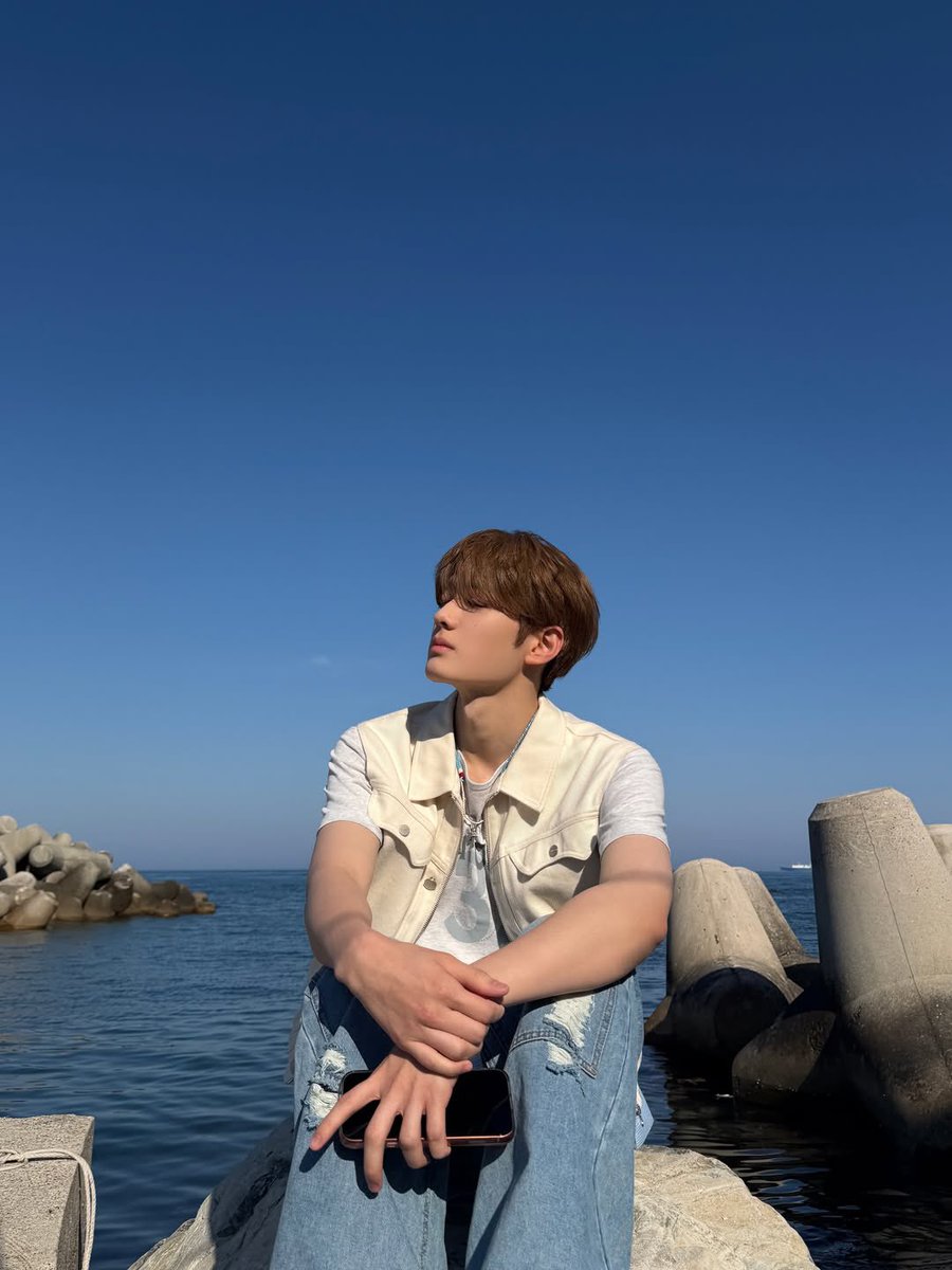 1ouex_'s tweet photo. 260621 알디원 인스타 #상현 

☀️🐬🐋 https://t.co/S1ZpoDv07b