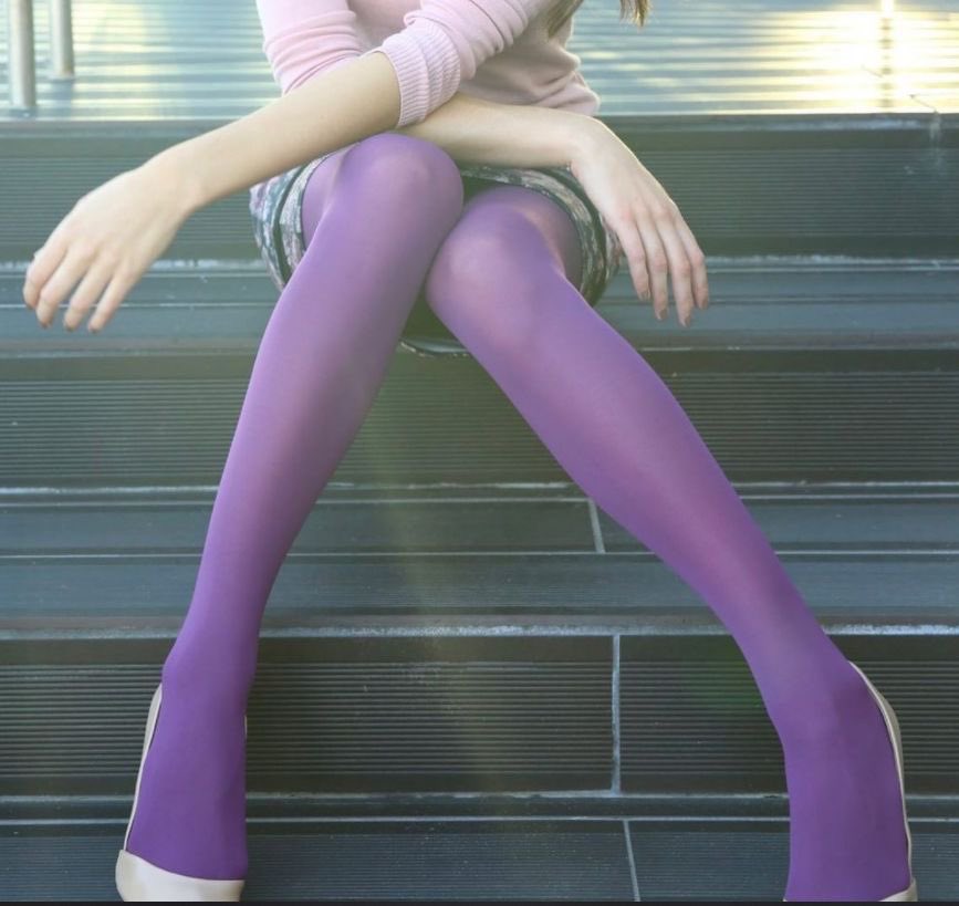 redoorlemontree's tweet photo. purple tights are the dany staple https://t.co/uU03mGtXD2