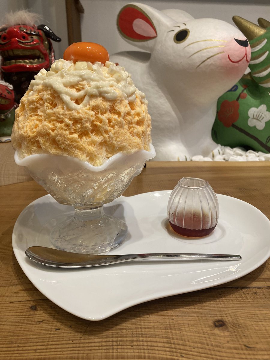 Citrusorange13's tweet photo. 慈げん@埼玉県熊谷市
1杯目　キャラメルミルクに焼パイン
2杯目　プディングにピュアホワイト
2026/06/13、この日は食べたいメニュー複数あって直前まで悩みました。数ある慈げんメニューの中でトップクラスに好きな焼パインにプディングに旬のとうもろこしとか絶対美味しいやつってことで、この二品🌽 https://t.co/EDj23JehIq