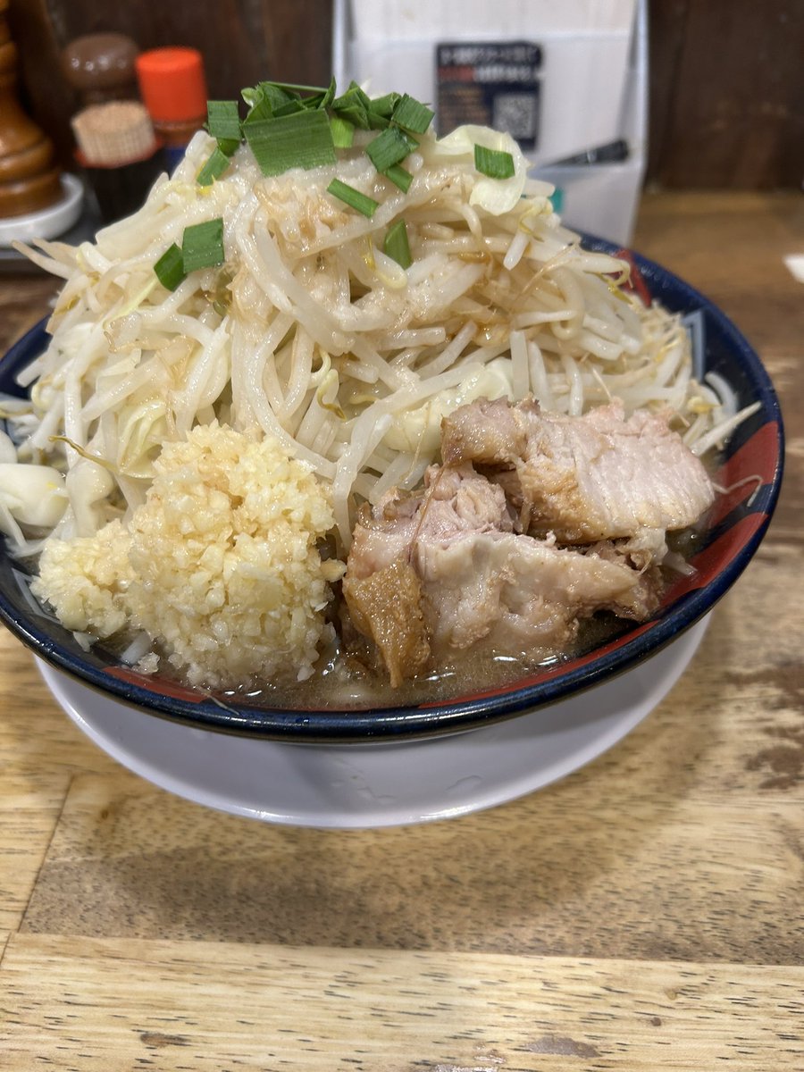 masakyo68's tweet photo. 大泉洋リサイタルＬＶの後の晩ごはん、太一商店にてラーメン太麺1.5倍て全て多め❣️
泣いて笑ってあっという間の3時間30分❣️
やっぱり腹は減りますねぇ。
心もお腹も満タンになりました♪
ありがとうございました😊 https://t.co/NrSIZ5VC4H