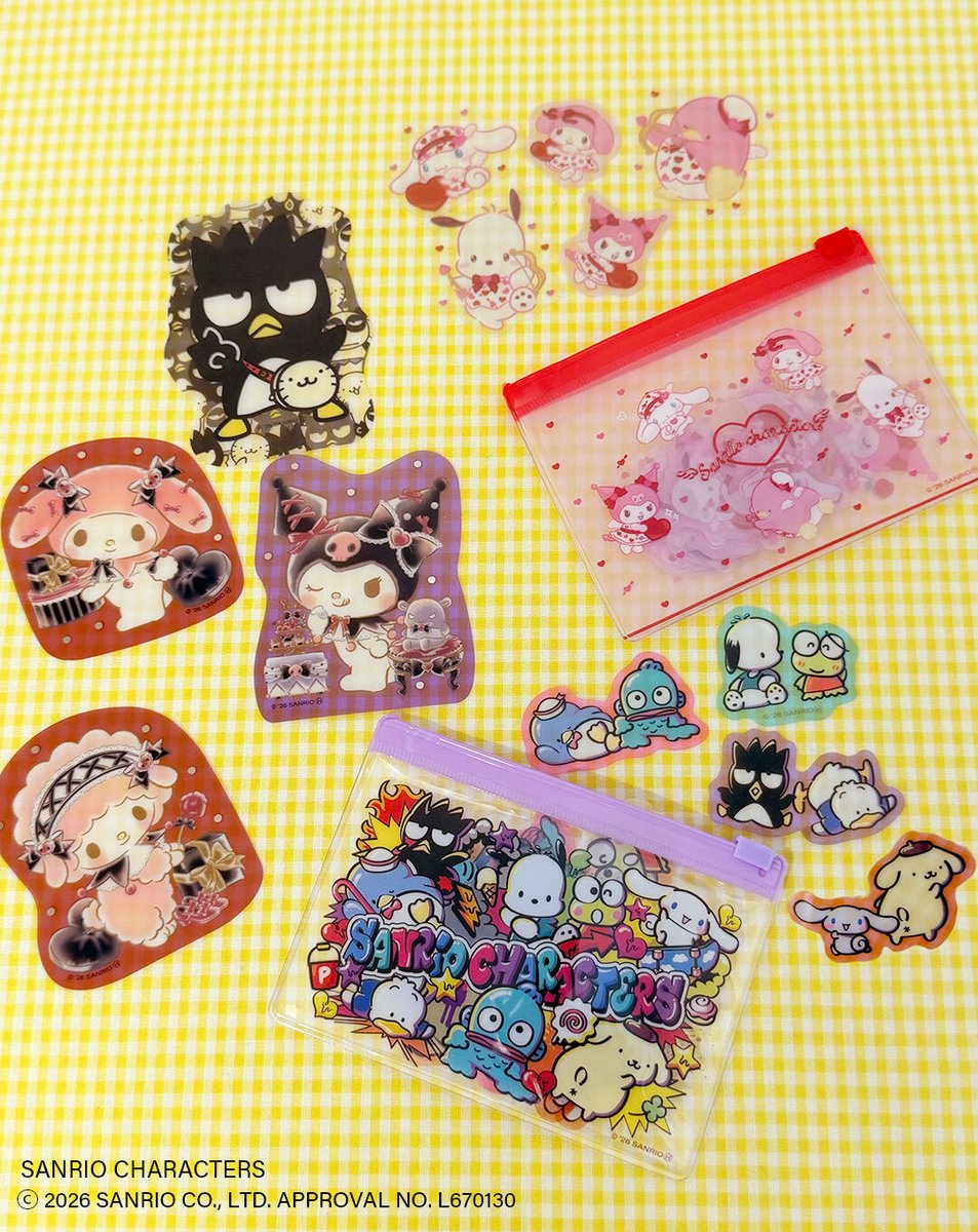 thankyoumart's tweet photo. 「#サンリオキャラクターズ」より、
新商品のステッカーが登場🎀

「ステッカー(クリア)」は
よりどり2点で390円(税込429円)🏷️

12柄×4枚ずつの大容量！かわいいケース付きの
「フレークステッカー」は各390円(税込429円)💞

全国のサンキューマート店舗と
公式オンラインショップにて入荷順次販売🛒 https://t.co/VZKbzIlWNu