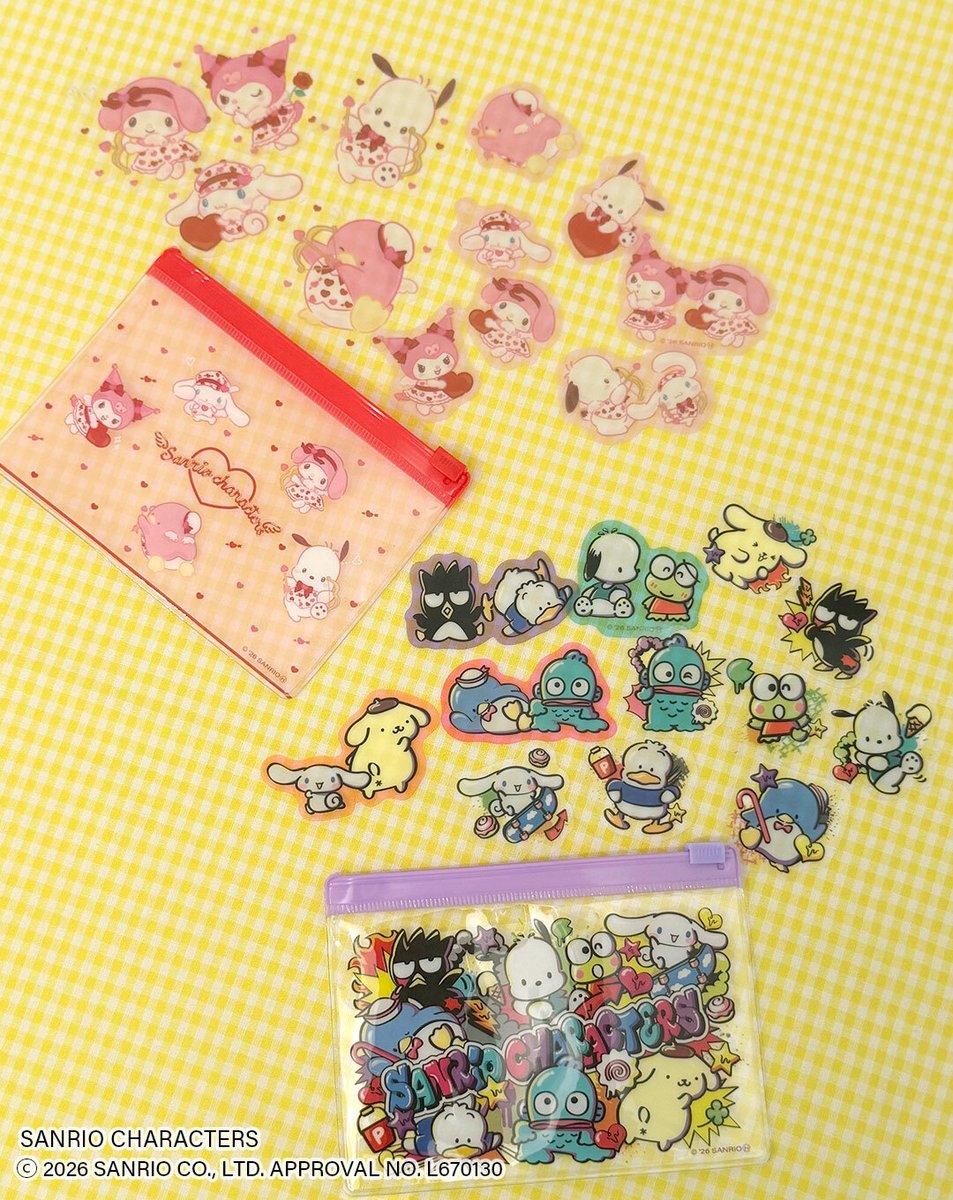 thankyoumart's tweet photo. 「#サンリオキャラクターズ」より、
新商品のステッカーが登場🎀

「ステッカー(クリア)」は
よりどり2点で390円(税込429円)🏷️

12柄×4枚ずつの大容量！かわいいケース付きの
「フレークステッカー」は各390円(税込429円)💞

全国のサンキューマート店舗と
公式オンラインショップにて入荷順次販売🛒 https://t.co/VZKbzIlWNu