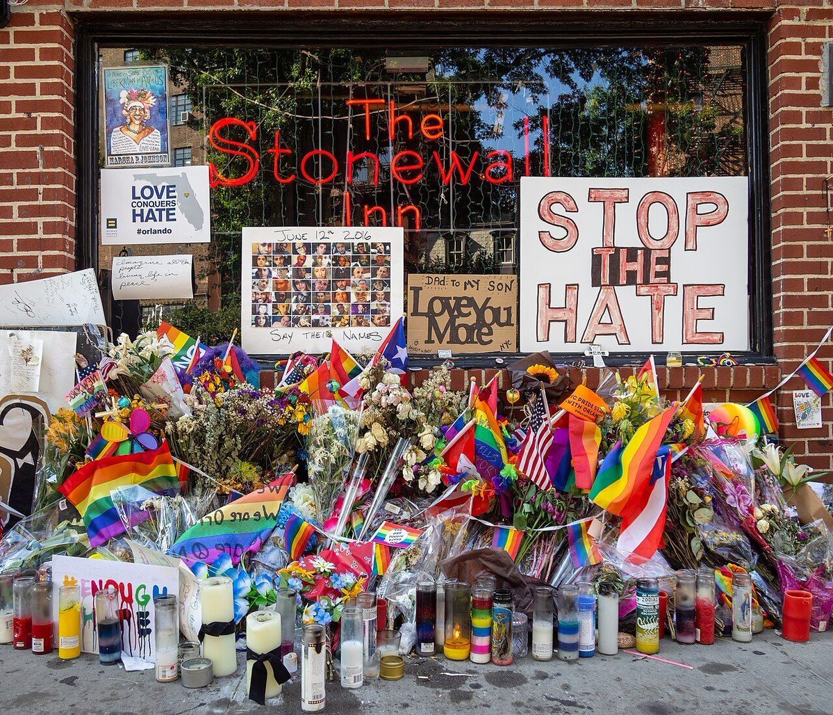 PeoplePwrNews's tweet photo. 🛑 Hate and discrimination should never decide who gets to feel safe in America. Congress has the power to protect LGBTQIA+ communities by passing the Equality Act.

https://t.co/3cdwGrEpad

#ProtectOurCommunities #FreedomForAll #EqualityNow https://t.co/TJAbSko8e5