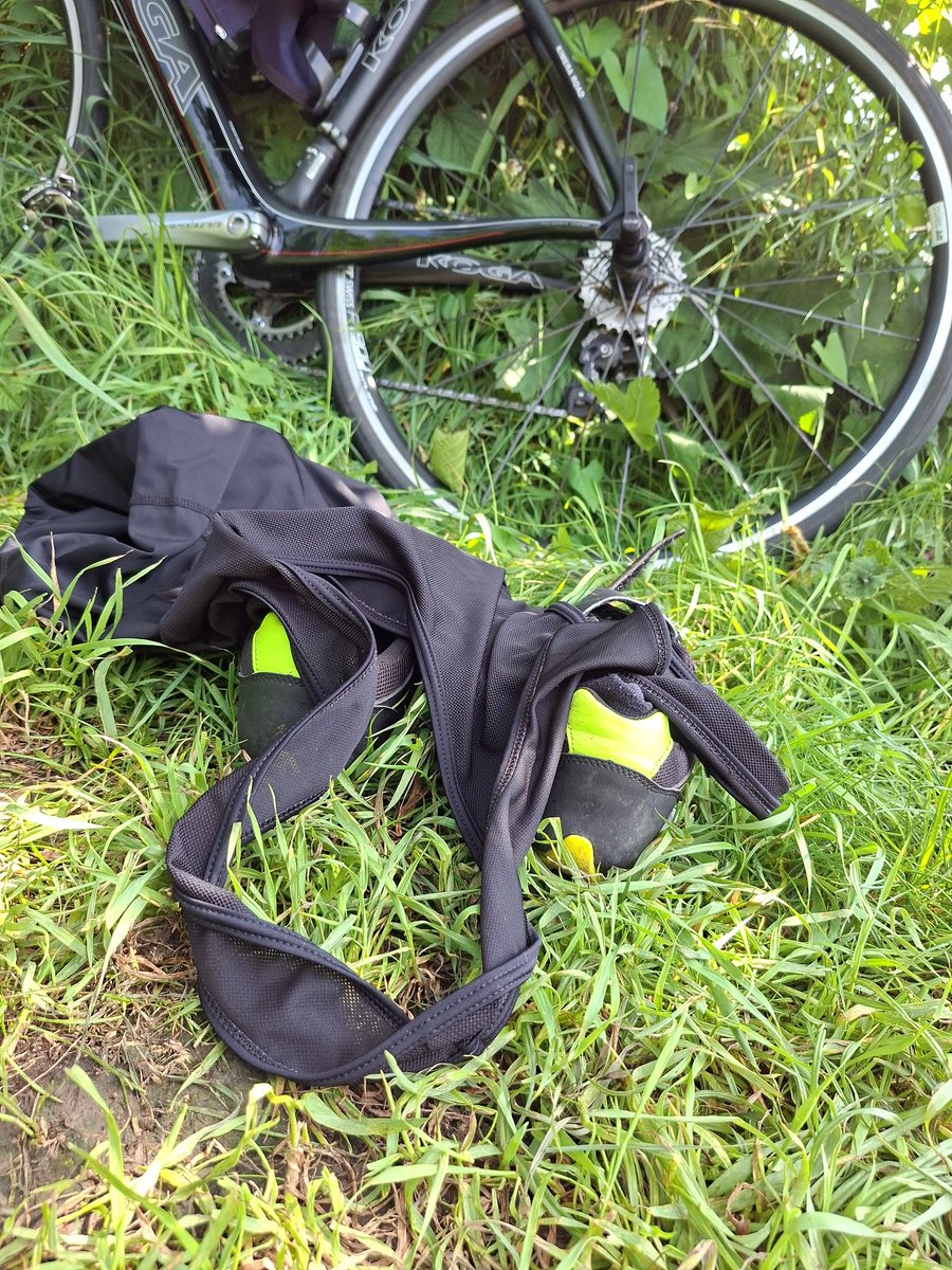 Wim1222445's tweet photo. @Lycraspiderman To hot to cycle...... https://t.co/MxwrjRobYN