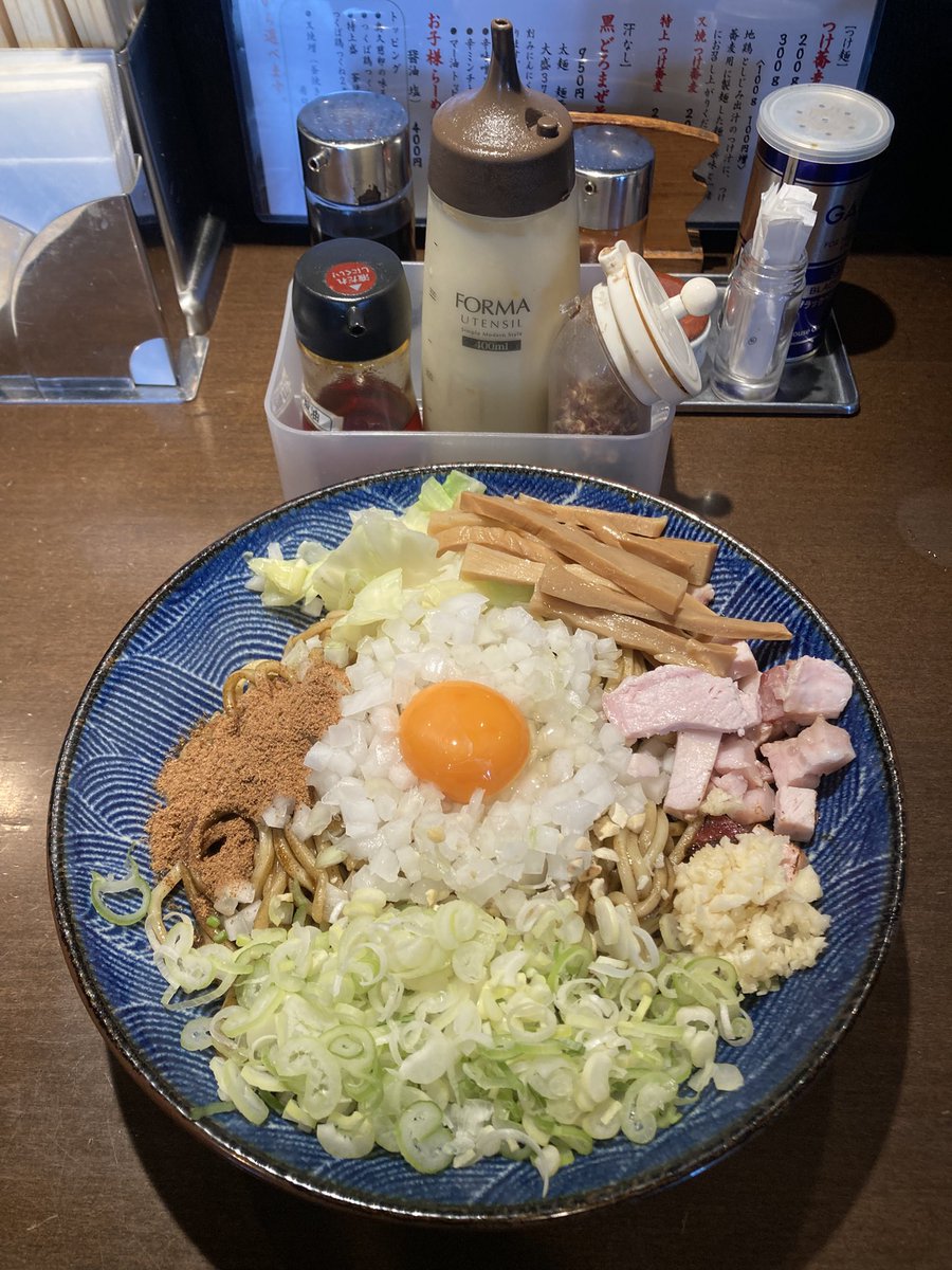 Citrusorange13's tweet photo. 麺や虎徹@茨城県行方市
黒どろまぜそば大盛＋メンマ
2026/06/20、この日は半日仕事で帰りに訪問。お腹減っていたので黒どろ。追い飯までしっかり食べたので夜は食べませんでした。今日も美味しかったです。
つけもラーメンも食べたい🍜 https://t.co/4XTIllUSeK
