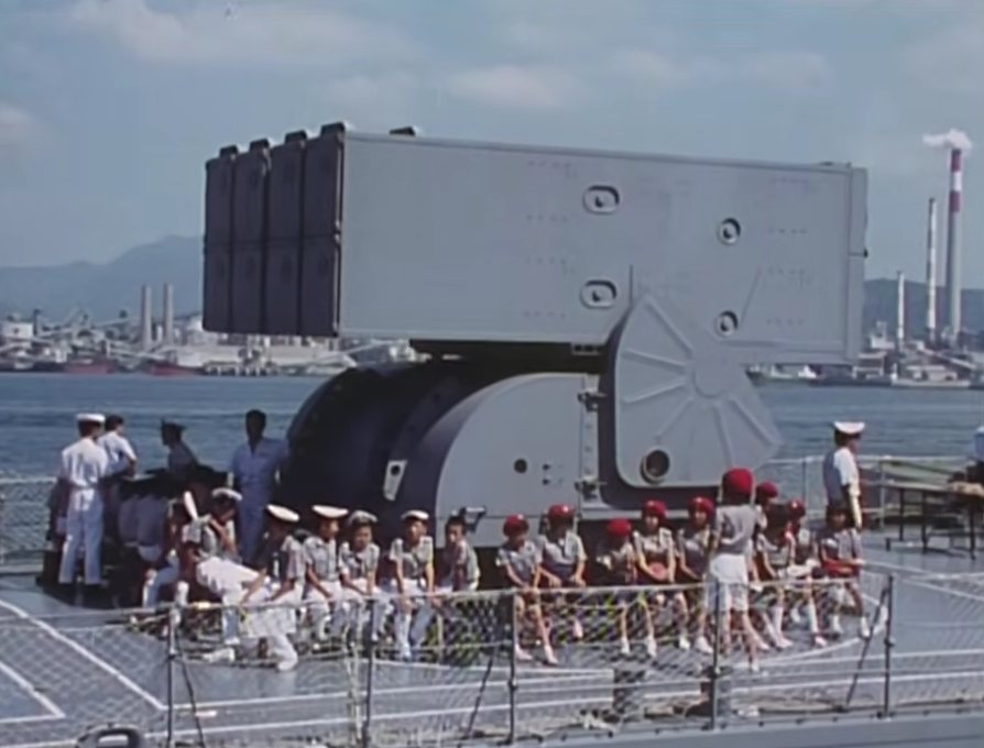 alicia_silmeria's tweet photo. 昭和６０年度防衛庁記録より。今の左巻き連中がこれ見たら「海自の軍艦に子どもたちを乗せてけしからん、ムキー」とか言い出しそうね、これ https://t.co/IEAYC3VIhR