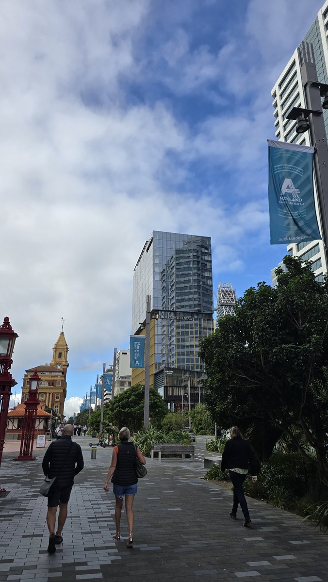 WebTaniwha's tweet photo. Love working in downtown Auckland again. #AucklandNZ https://t.co/MkiB9dbxsj