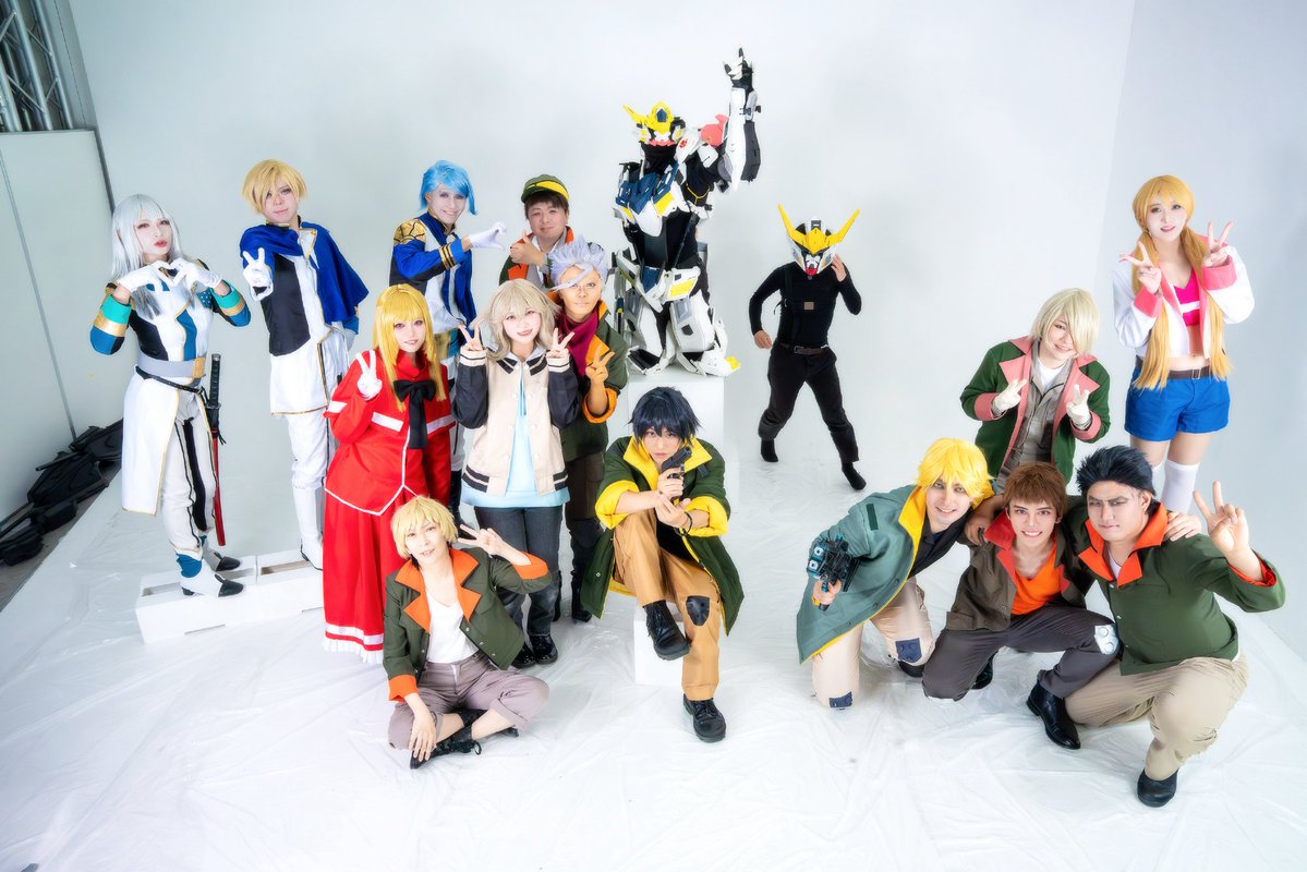 masamuneyuuki77's tweet photo. #0614鉄血のオルフェンズ大型併せ
cos／鉄血のオルフェンズ

オフショット フリージアの最後
皆で仲良く撮影笑
各々がふざけててまじ面白いww

カメラマン📸 @VALKEN_ZERO https://t.co/WawM0SrWkl