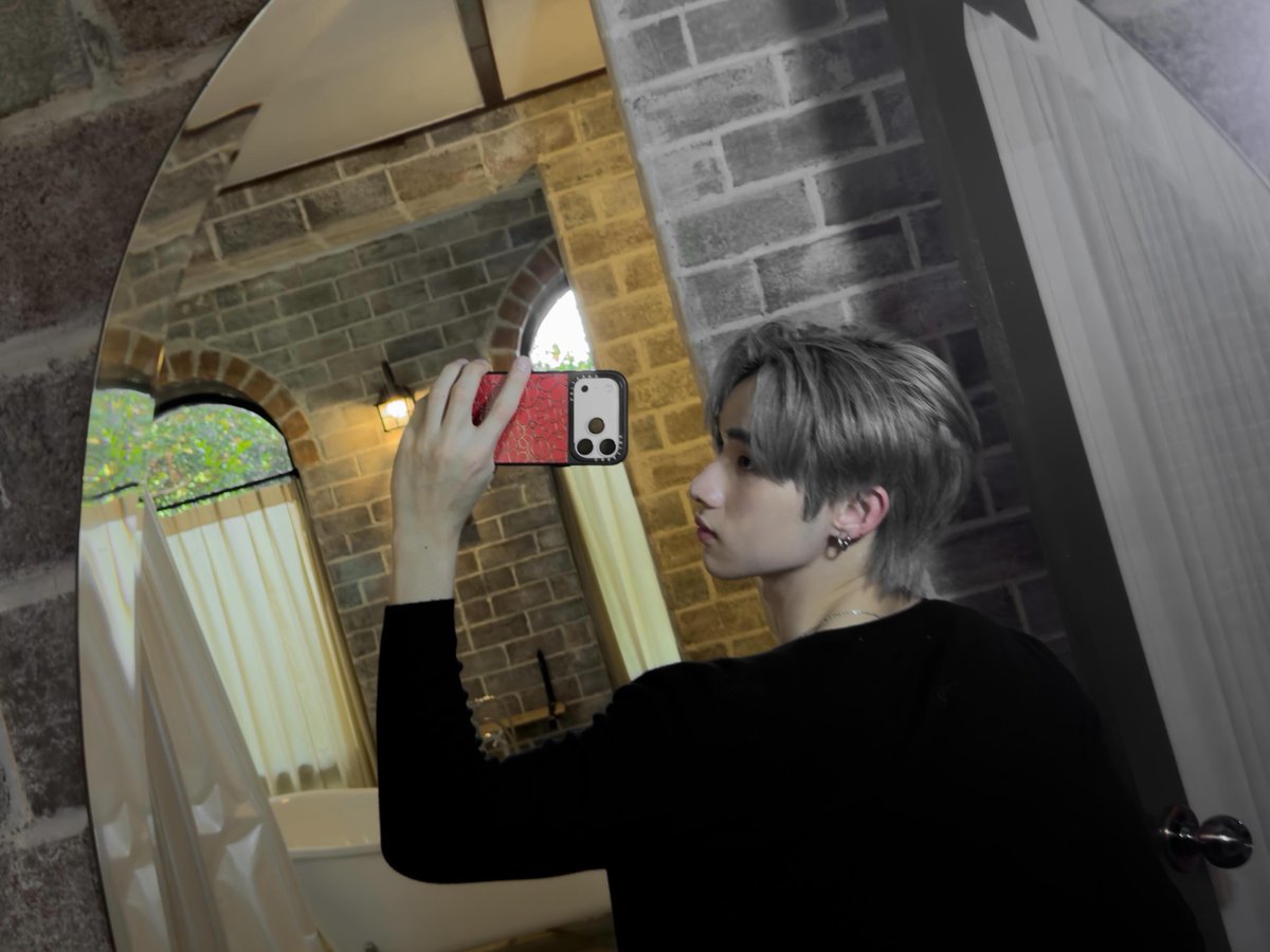 NutHongFamilyTH's tweet photo. hongshihoshi IG update 
21/6/2026 

🍦🤘🏻BROADCAST 

โอ๊ะเอาอาฮงมาฝาก

#hongshihoshi #LYKN 

🔗https://t.co/JY3GmRauQm https://t.co/gAP8koSHEI