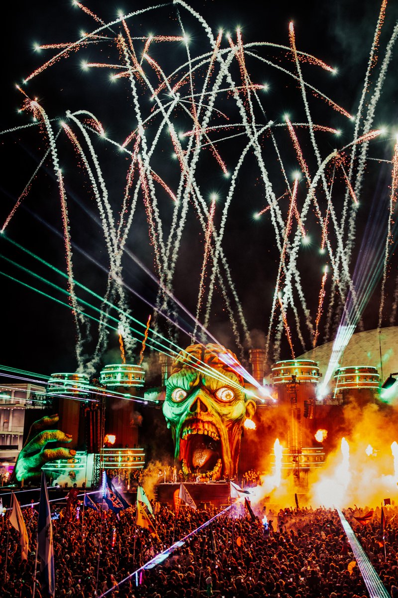 apocalypsefest's tweet photo. FINAL REPORT: OUTBREAK CONCLUDED. ⚠️ This concludes all active transmissions from Zombie Apocalypse 🧟‍♂️ Thank you for testing your survival skills with us, Headliners! Same time next outbreak? 🔊 🧟‍♀️ https://t.co/hZdLCX4ohf