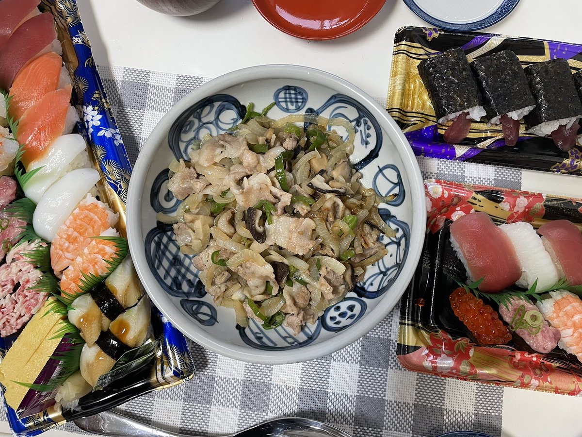 今日は父の日なのでプレゼントとして夕飯に野菜炒めを作り、母が用意し 