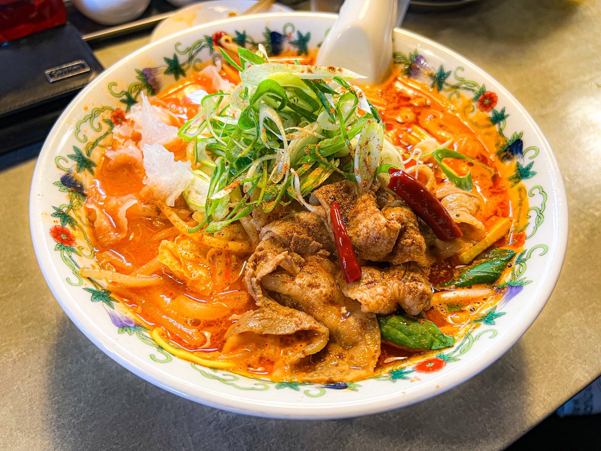 rausuplus's tweet photo. 減量始めてから約2W🐖
やっと目標の3kg減🔥
ご褒美のハナウタさん行ける🍜
いつ行こう🤤？
リニューアルしてから、行けないの辛かった〜😭

#減量
#3キロ痩せたらハナウタ
#ラーメン
#らーめん
#まだまだ痩せる https://t.co/mHGHpGr5Y4