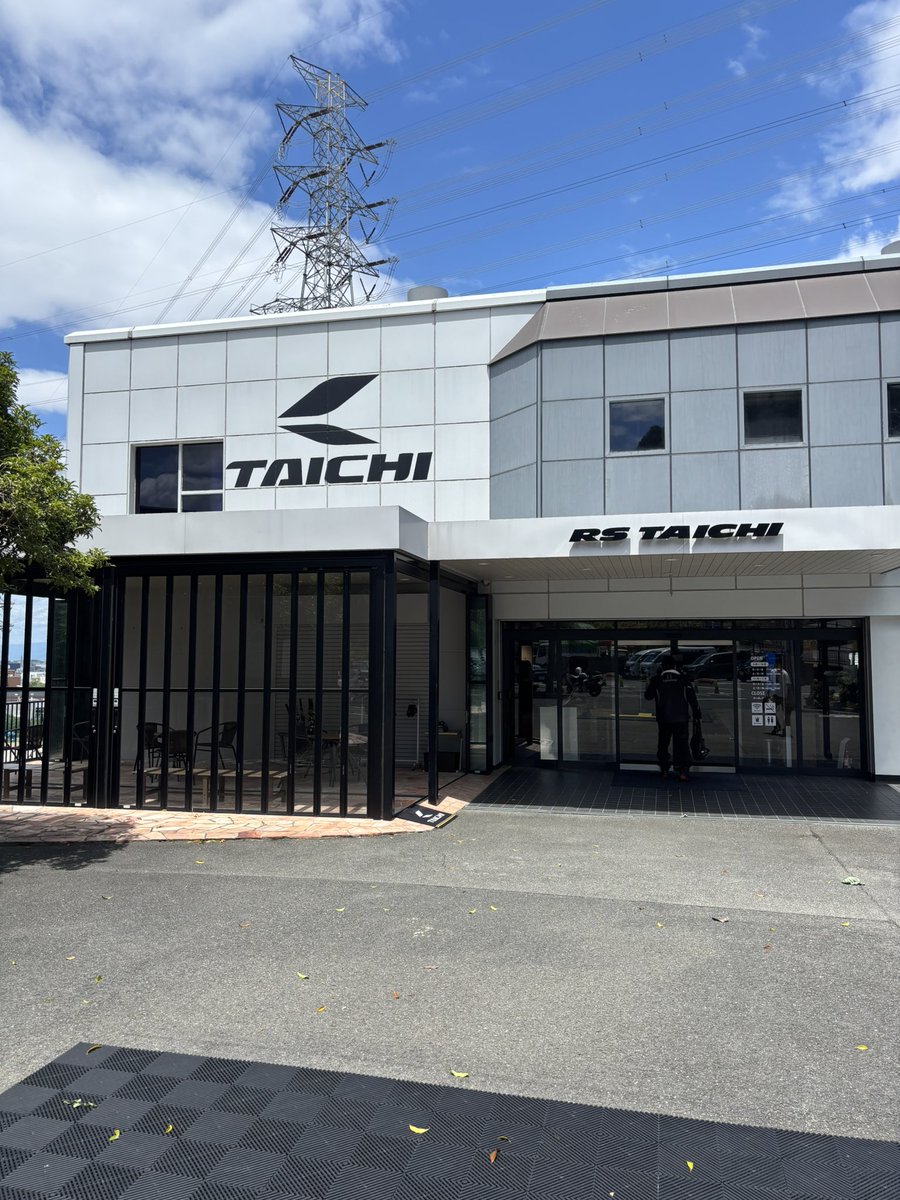 batatsu_fd2's tweet photo. RSタイチ大阪
→針テラス、クシタニ
→鈴鹿PA
→ステップワゴン納車

ステップワゴンはトランポになるかな笑 https://t.co/pOpT7blMlh