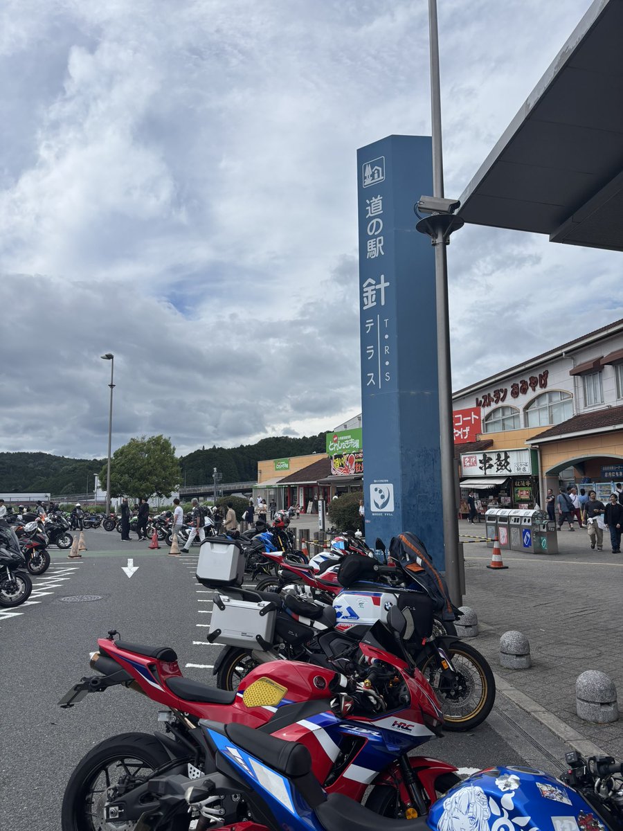 batatsu_fd2's tweet photo. RSタイチ大阪
→針テラス、クシタニ
→鈴鹿PA
→ステップワゴン納車

ステップワゴンはトランポになるかな笑 https://t.co/pOpT7blMlh