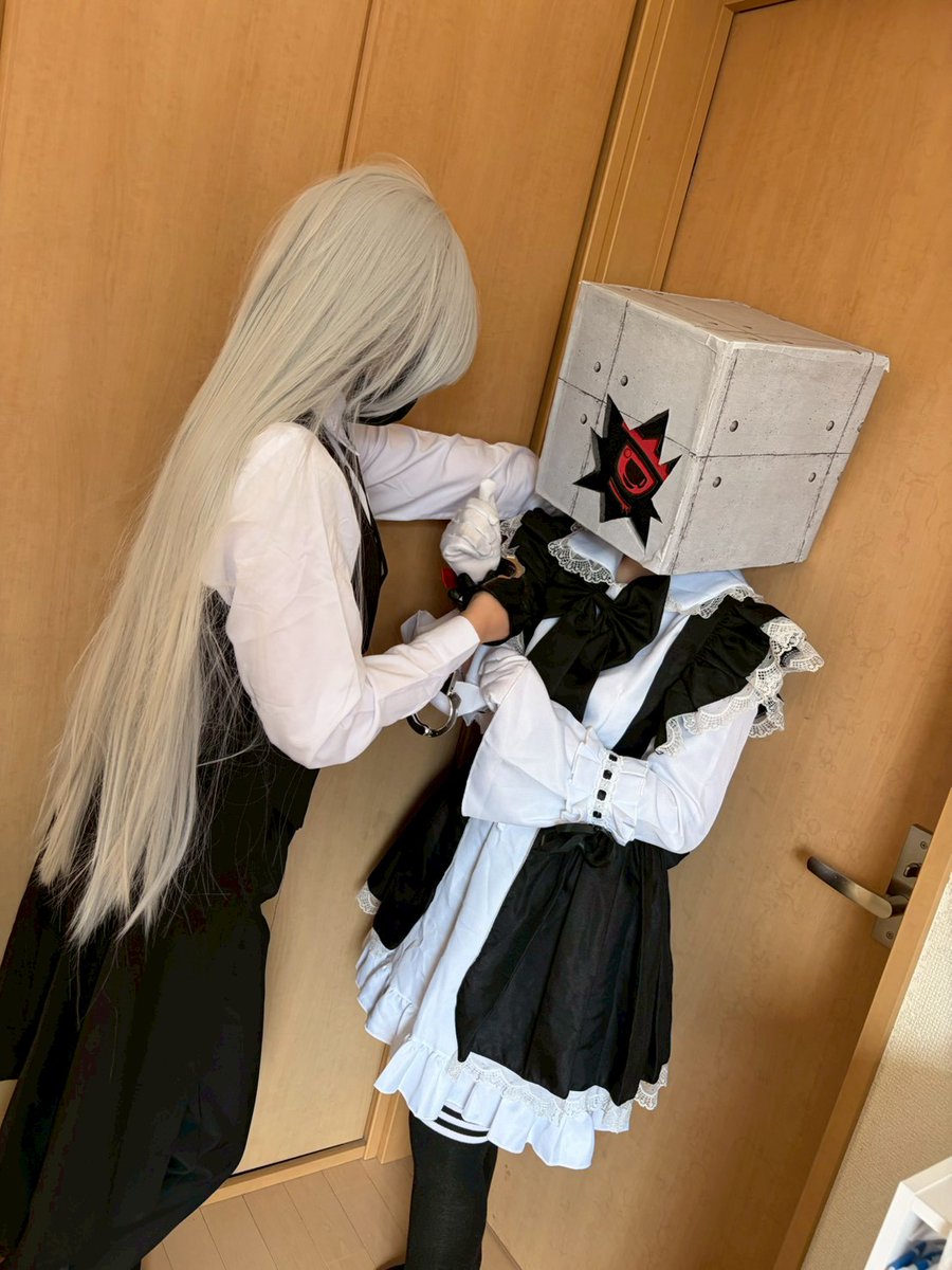 ArcShilo's tweet photo. プティ☕「?……え?…??…え???」
#異形頭 #執事 #メイド #コスプレ
#objecthead https://t.co/GfRvB7zPHF