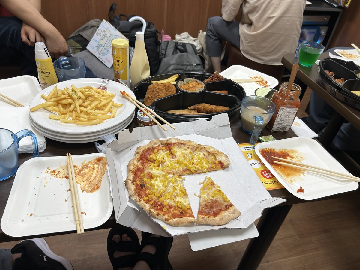 よしてい tweet media