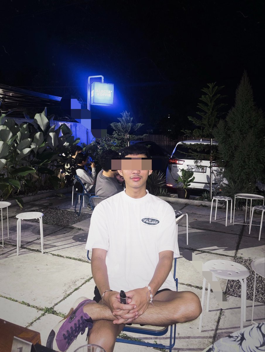 tiyooo14's tweet photo. Akhirnya keluar kamar setelah seharian hibernasi🤯 https://t.co/v8cFFyw1MC