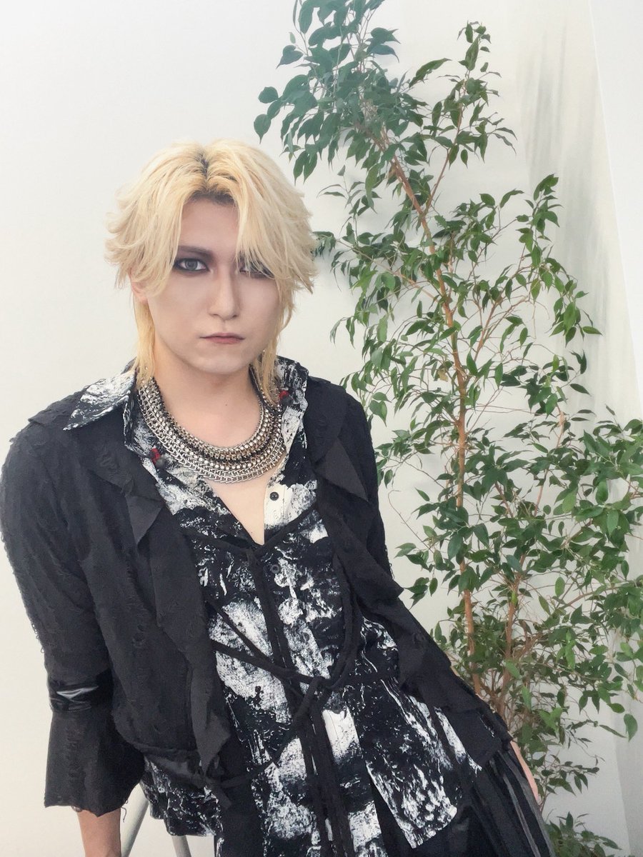 YusukeHiraga's tweet photo. Cinematographeツアー2本目
奈良EVANS CASTLE HALLあざした！

今回のアルバム曲マジで弾いてて楽しい。
あと15公演もぶちかませるとか幸せ過ぎ。
一緒に新曲育てまくりましょう。

次回ツアーは6/27(土)静岡公演
続く6/28(日)川崎クラブチッタでのPURE ROCK JAPAN LIVEもお楽しみに🎸 https://t.co/9BmEEgzYoP