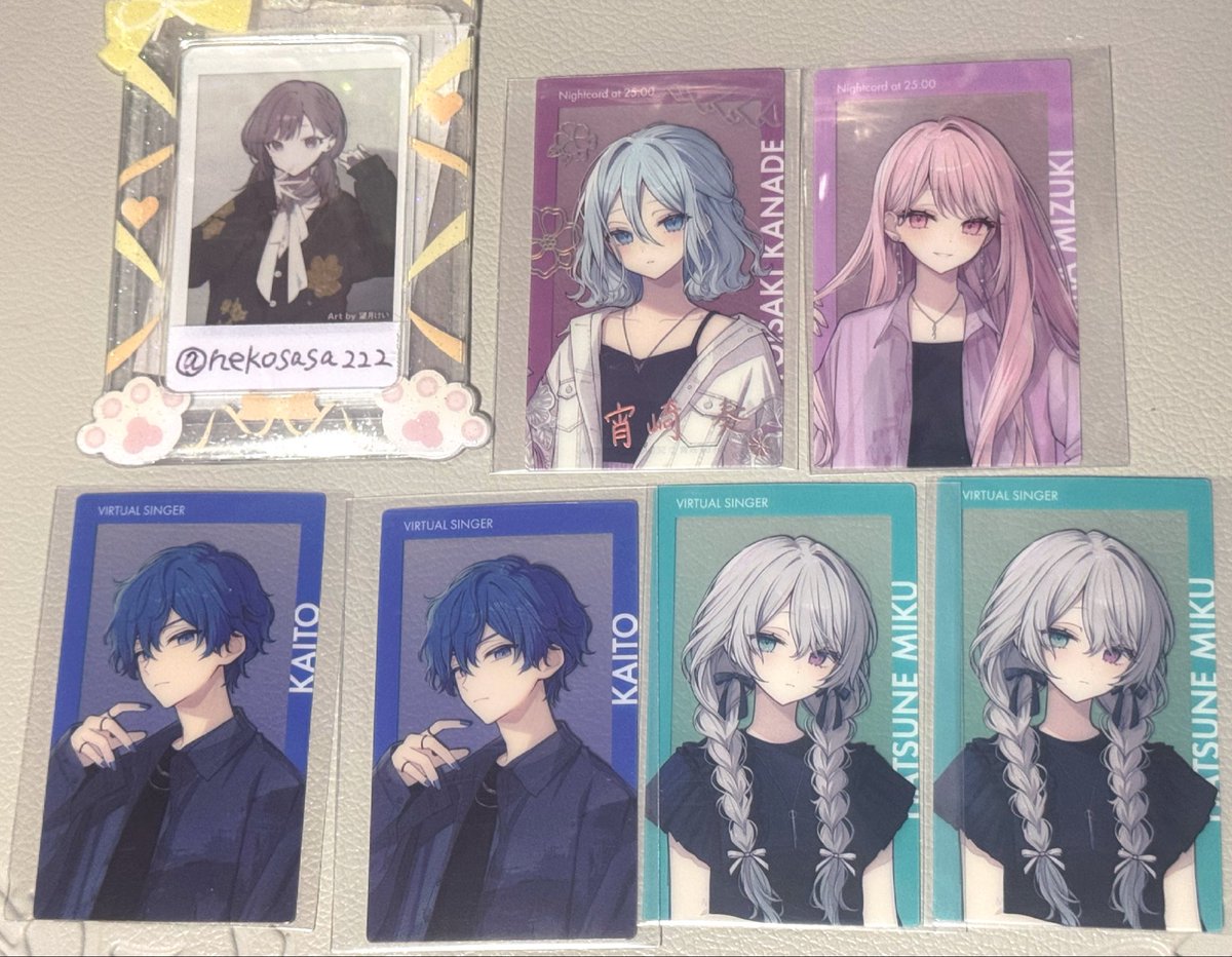 nekosasa222's tweet photo. 【交換】プロセカ zozotown クリア エピカ 

譲　箔奏、瑞希、KAITO、ミク

求　同種絵名

初期傷あります。
郵送にて交換となります。
よろしくお願いします。 https://t.co/SgNgEHFpK8