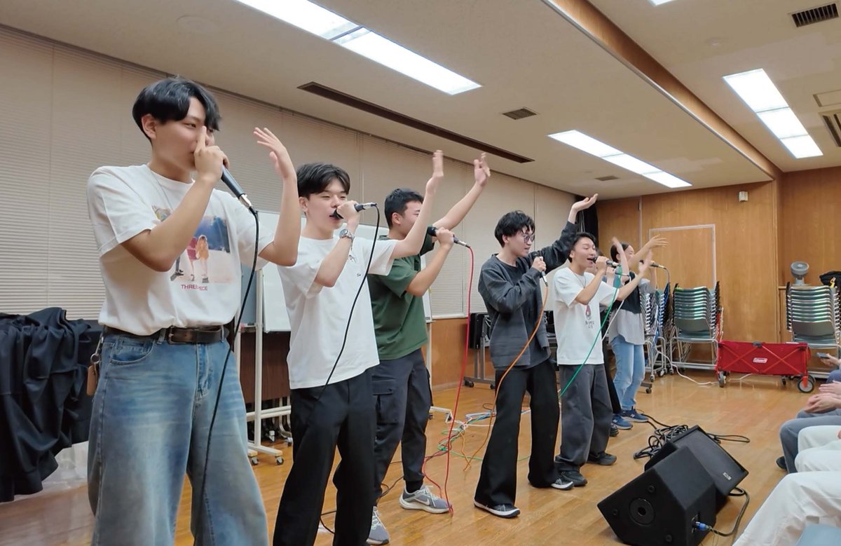 SINGularity_cit's tweet photo. 投稿が遅くなってしまいましたが、19日に全体練習を行いました！
今回はアカペラと合唱合同で行い、新入生が入部してから1ヶ月練習した演奏を披露し合いました🎤

#SINGularity #千葉工業大学 #千葉工大 #アカペラサークル https://t.co/SYzmAvJv4H