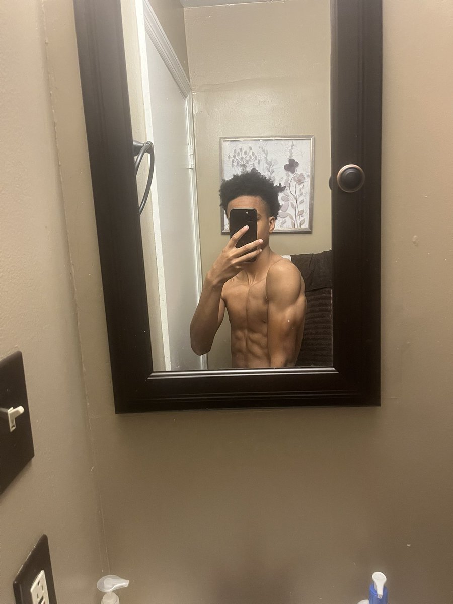 eliwhy__'s tweet photo. Yooo nfs?
#nfs #strong #buff #freaky #meetups #atlanta #atl #atlonly #twenty https://t.co/Peg7DtJNS9